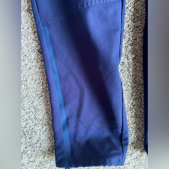 FIGS Navy Jogger Scrub Pants Women's  - Picture 7 of 7